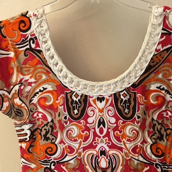 RED Medium Short Sleeve Shirt - Picture 2 of 4